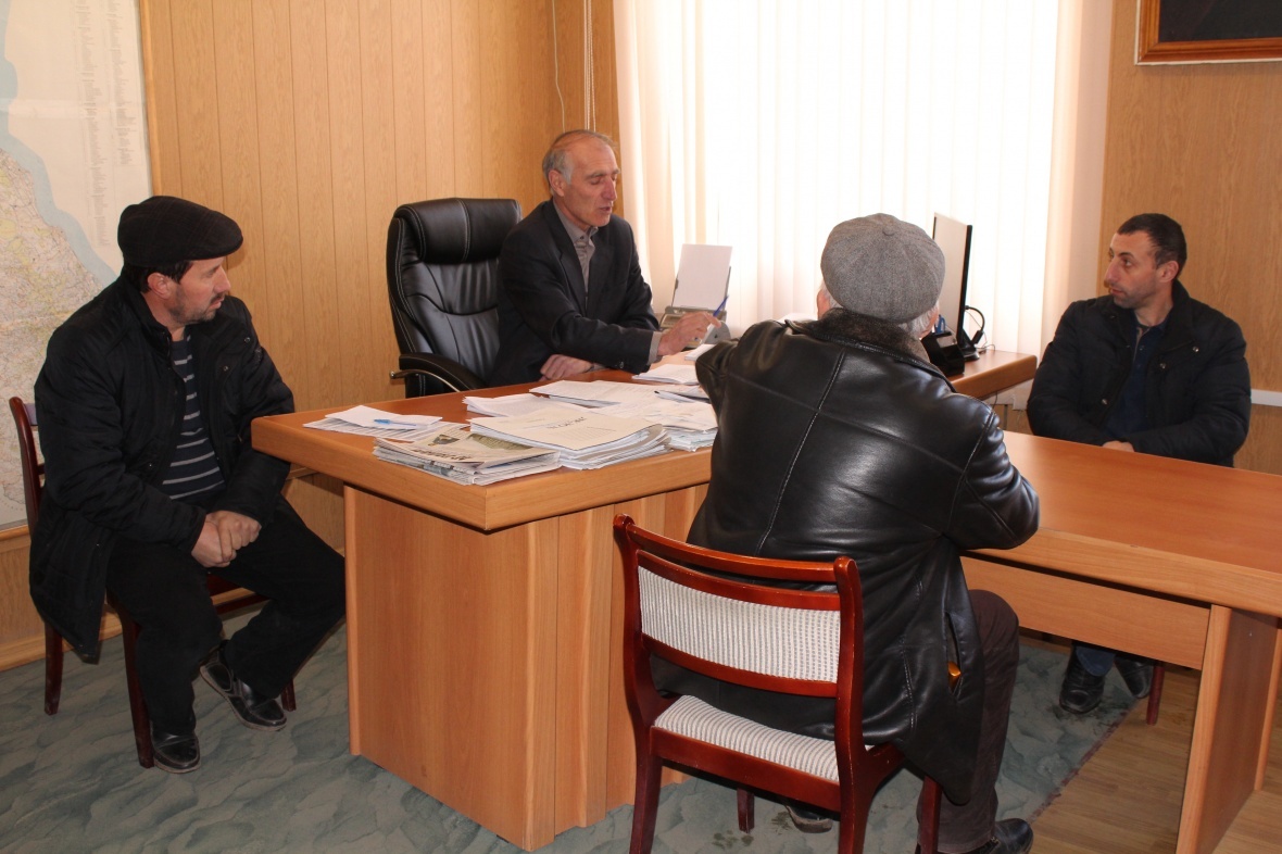 17 февраля в кабинете заместителя главы района Магомеда Омарова состоялось совещание с бухгалтерами района
